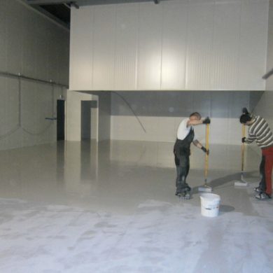 Static dissipative polyurethane floor paint